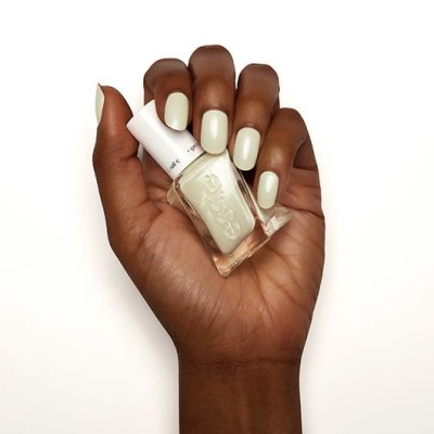 1 - Essie gel couture 160 Zip me Up