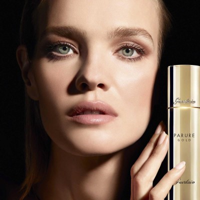 1 - Guerlain Parure Gold Fond de Teint Lumière d’Or SPF 30, 05 Beige Foncé 30 ml