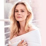 1 - L’Oréal Paris C'est Magic, 02 Light