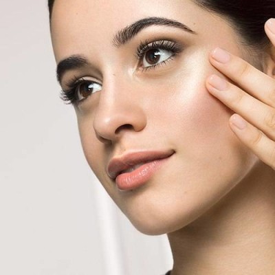 1 - L’Oréal Paris Make-Up Designer La Vie En Glow 02 Cool Glow