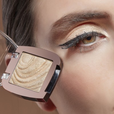 1 - Deborah Milano Color Lovers Eyeshadow Super Gold 3