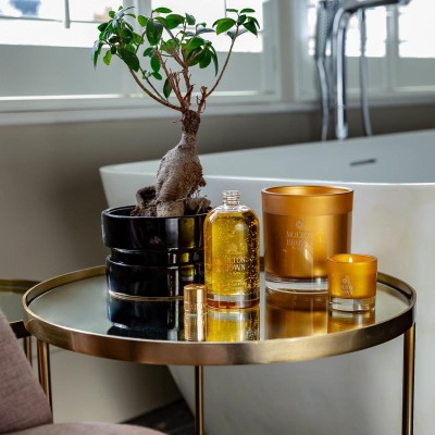 1 - Molton Brown Oudh Accord & Gold Bath oil 200 ml