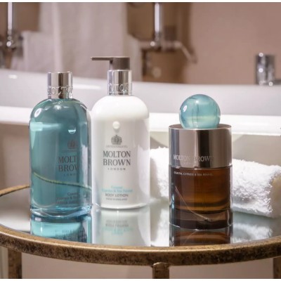 1 - Molton Brown Coastal Cypress & Sea Fennel Lozione Corpo 300ml
