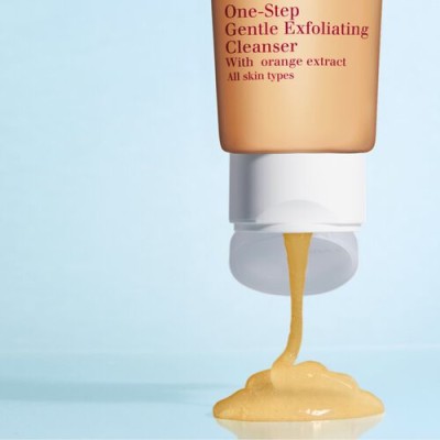 1 - Clarins One-Step Gentle Exfoliating Cleanser 125ml