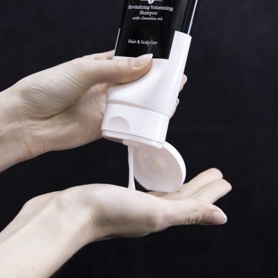 2 - Sisley Hair Rituel Soin Lavant Revitalisant Volumateur à l'Huile de Camélia 50 ml