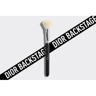 1 - Dior Backstage Blush Brush N°16
