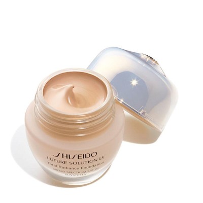 1 - Shiseido Total Radiance Foundation, 3 Natural