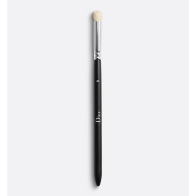1 - Dior Backstage Large Eyeshadow Blending Brush N°23