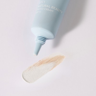 2 - Blondesister Tinted Cream Natural Beauty 01 Light 30ml