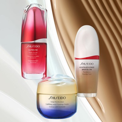 1 - Shiseido Revitalessence Skin Glow Foundation SPF 30 240 Quartz 30ml